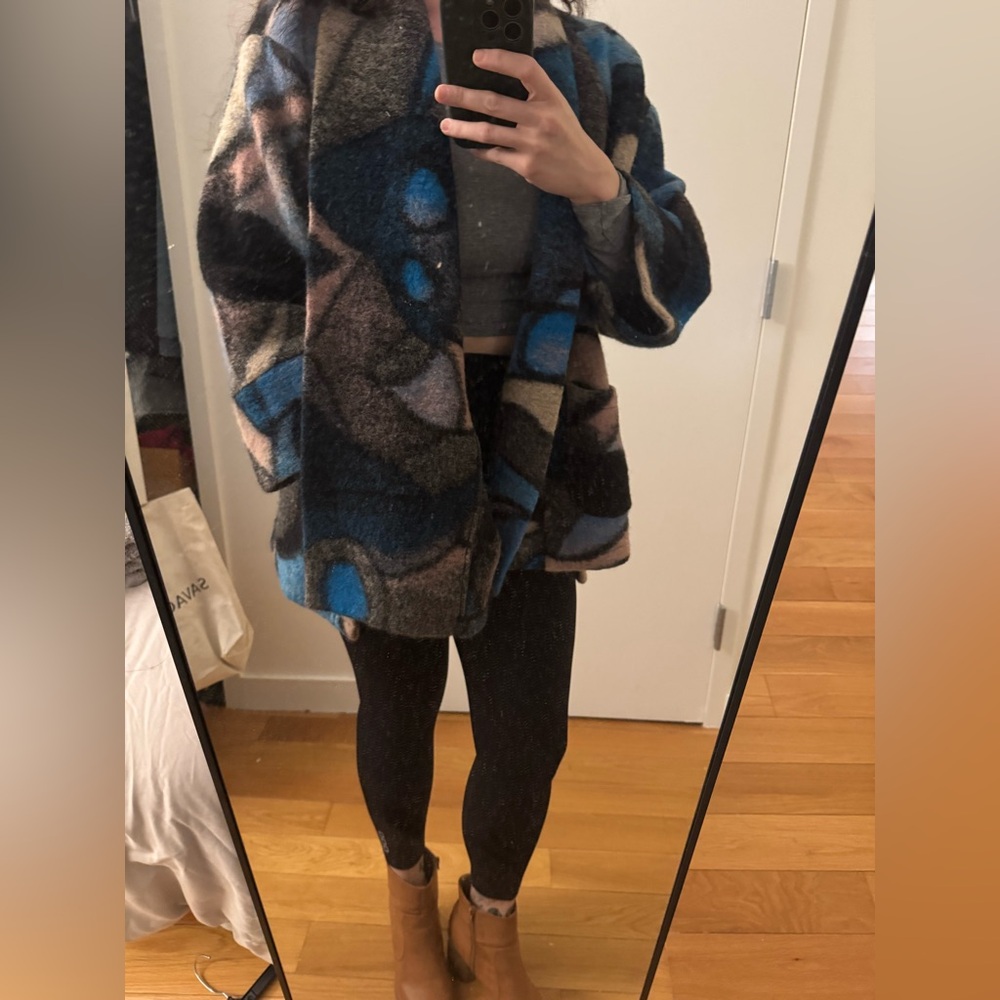 Abstract Patterned Coat - Picture 6 of 7